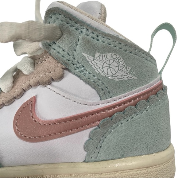 Nike Air Jordan’s toddler girls size 7 pink,green,beige high tops - Picture 5 of 11